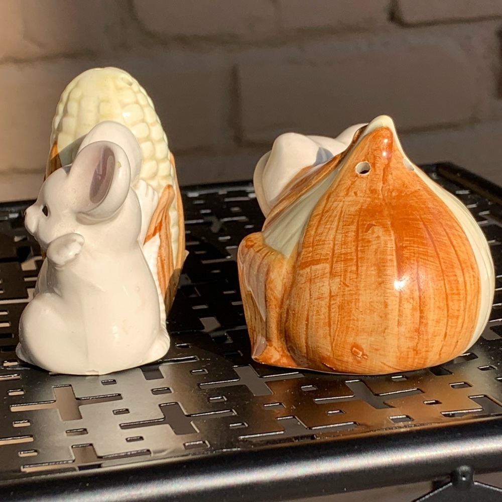 Fitz and Floyd, Inc Mouse Salt And Pepper Shakers - Picture 2 of 12